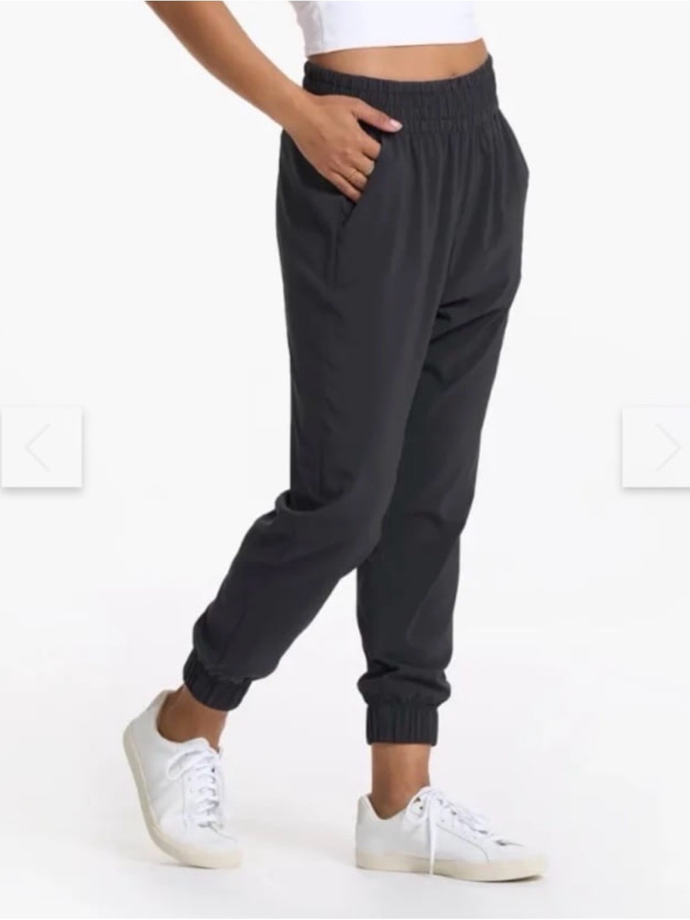 Vuori Villa Joggers in Stone - Women’s Size Small (Excellent Condition)